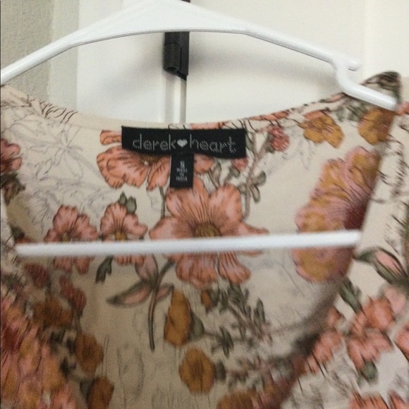 Super cute floral short dress size small - Picture 2 of 3